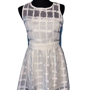Finn&Clover elegant white lace Dress Sz m